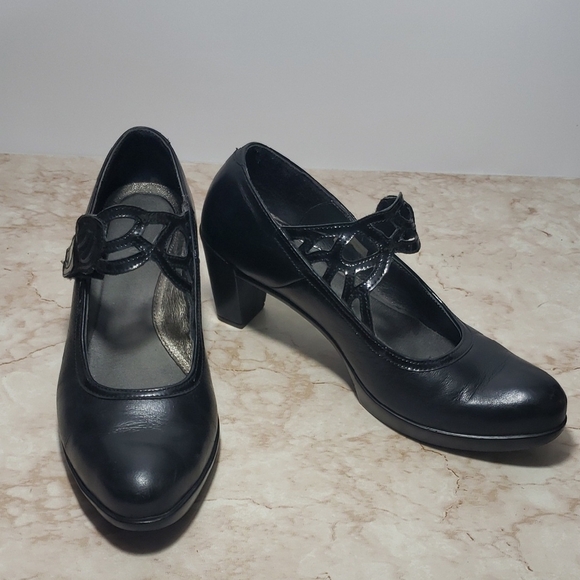 Naot Elegant Black Mary Jane Women\'s Heels Size 39.5